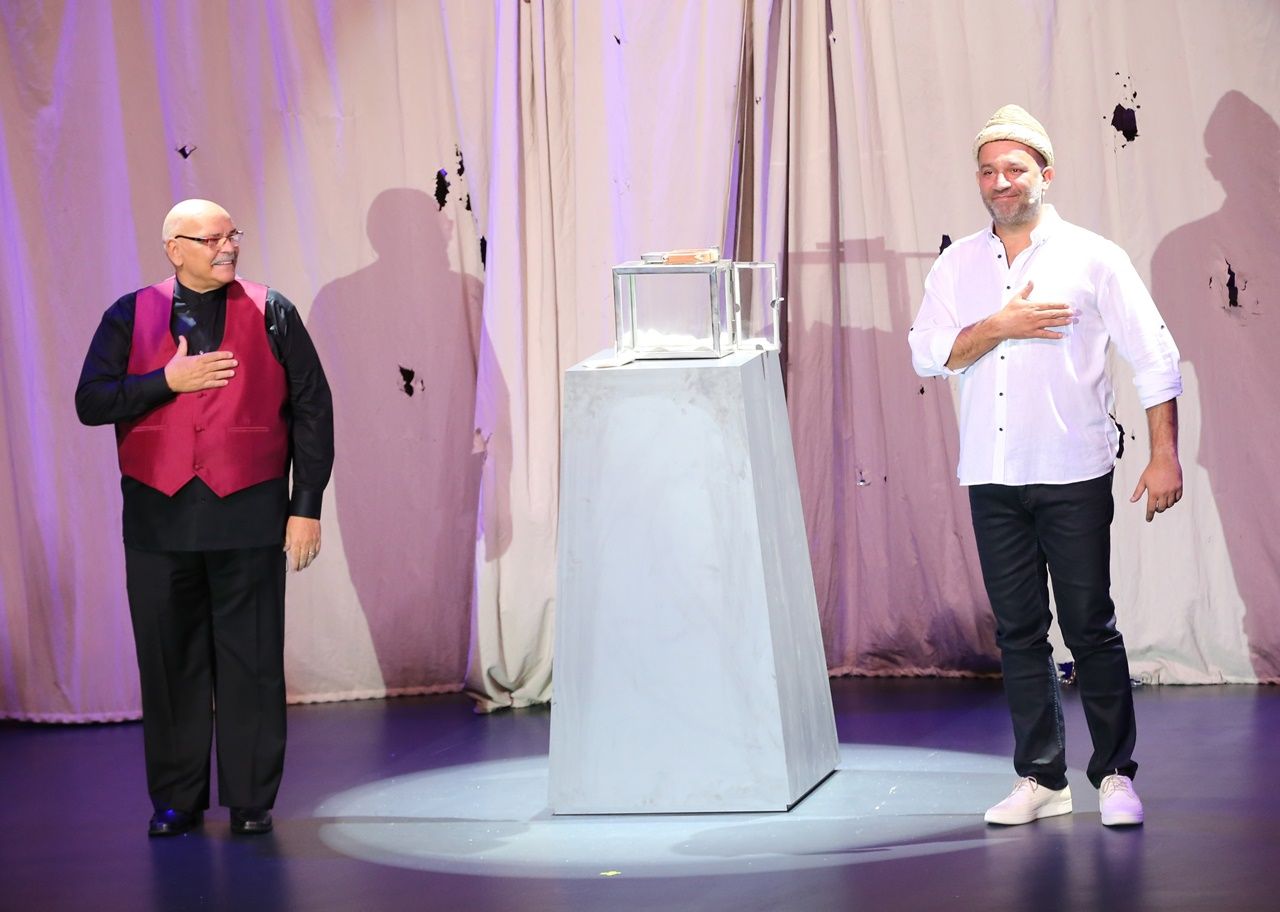 Rasim Öztekin, Kel Hasan Efendi'nin kavuğunu Şevket Çoruh'a devretti 7