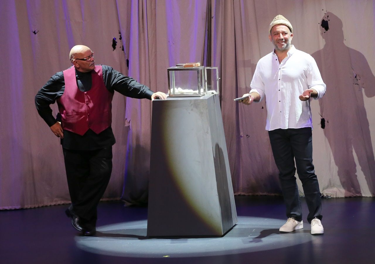 Rasim Öztekin, Kel Hasan Efendi'nin kavuğunu Şevket Çoruh'a devretti 10