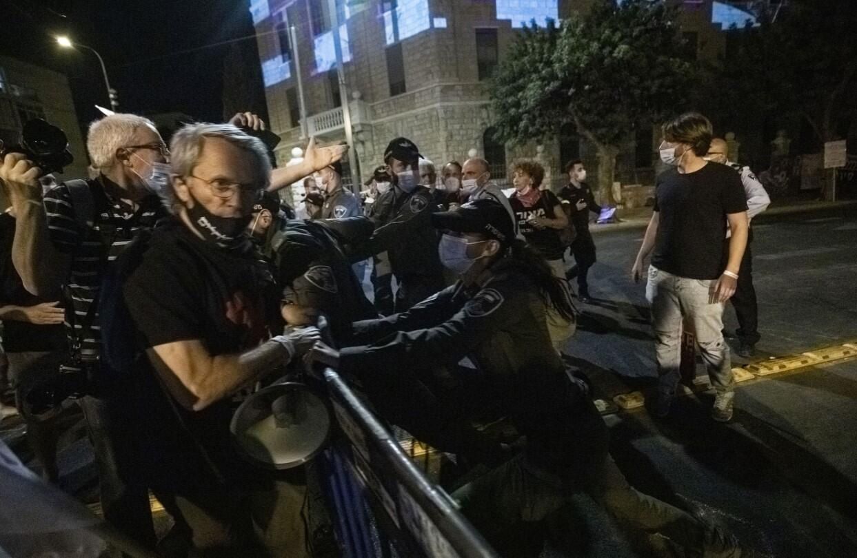 İsrail'de karantinaya rağmen Netanyahu karşıtı gösteriye binlerce kişi katıldı! 2