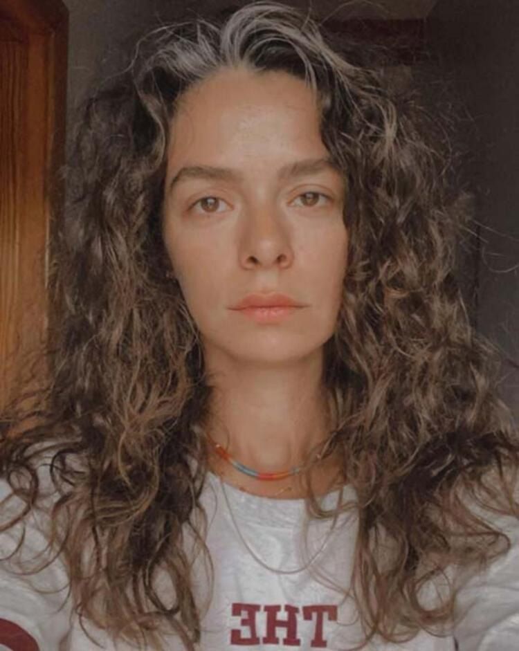 Özge Özpirinçci imaj değişikliğine gitti! 2