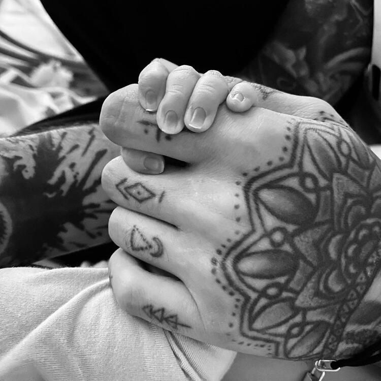 Gigi Hadid ve Zayn Malik çiftinin bebekleri doğdu! 4