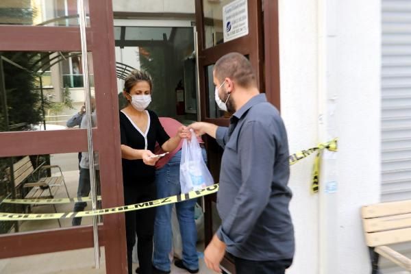Karantinadaki 500 kişinin ihtiyacını Vefa Grubu ile çevre esnafı karşılıyor! 3