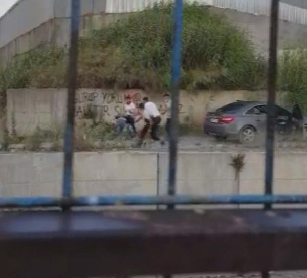 Dövdükleri kişiyi dereye attılar! 3