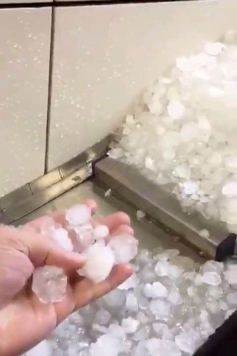 Araçlarını korumak için zamanla yarıştılar! 2