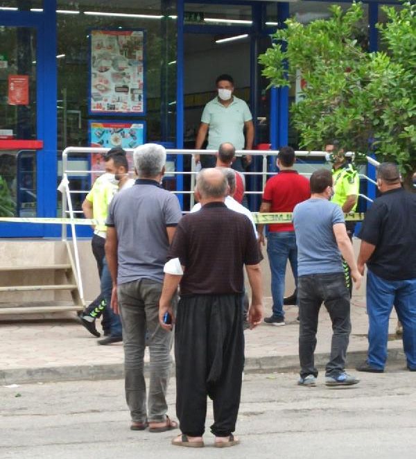 Eski öğretmen, arkadaşlık teklifini kabul etmeyen kadını öldürüp, intihara kalkıştı! 3