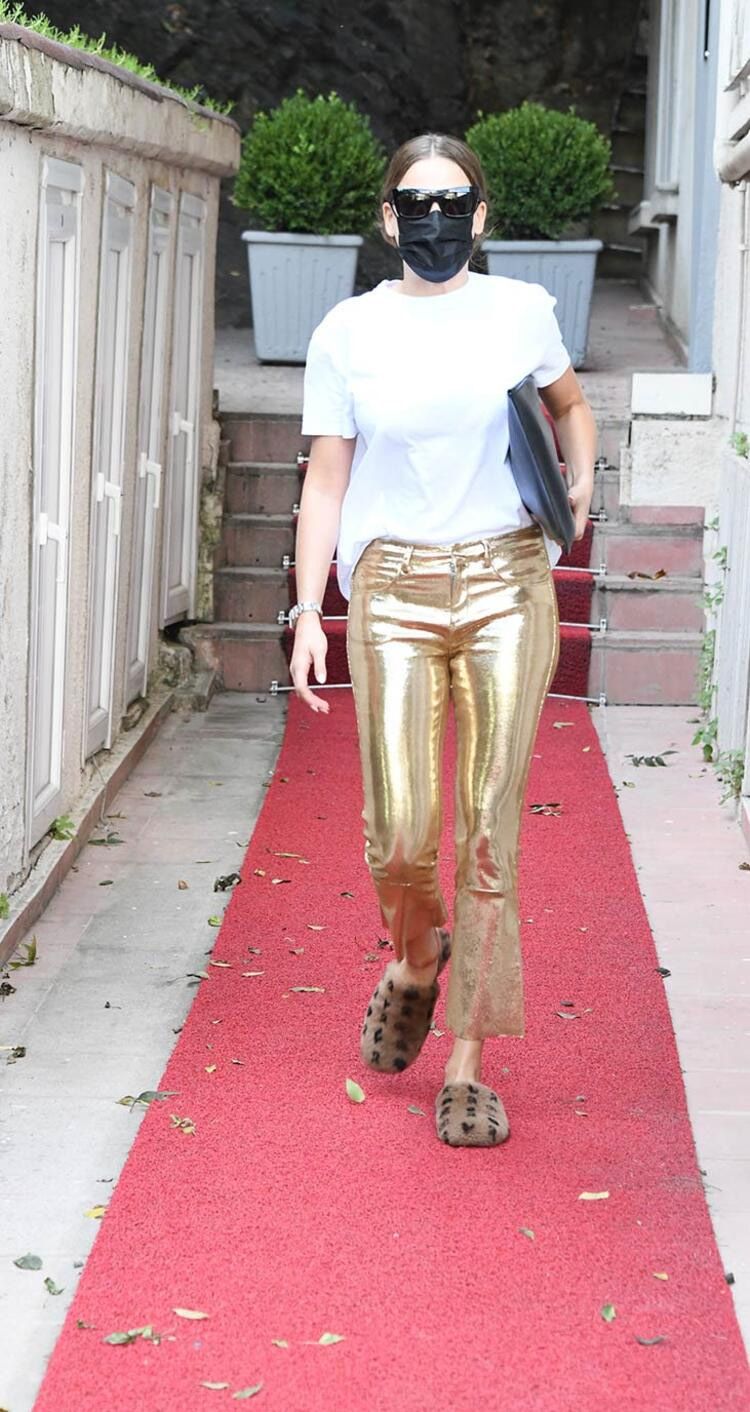 Serenay Sarıkaya'nın 15 bin TL'lik terlikleri! 3