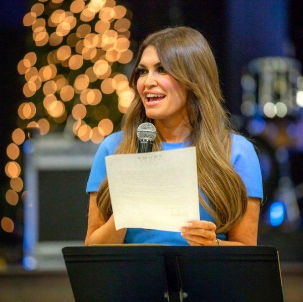 Kimberly Guilfoyle, ilişkiye girdiği erkeklerin cinsel organını göstererek stajyerini taciz etti! 13
