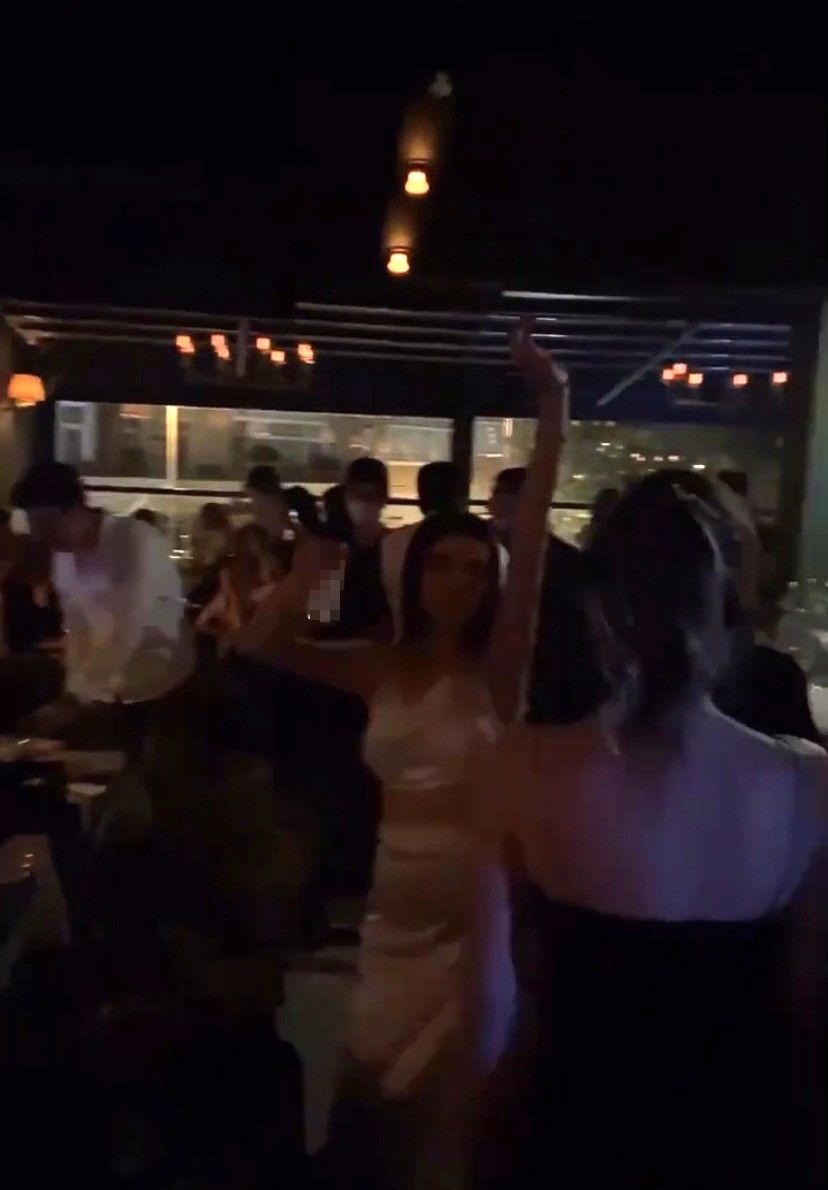Ünlü işletme yine korona partisi verdi 1