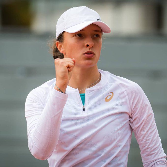 Iga Swiatek, Simona Halep'i korttan sildi 1