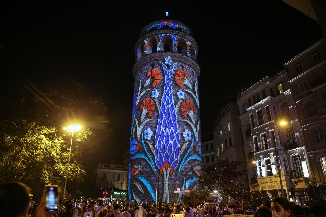 Galata Kulesi muhteşem bir şovla yeniden açıldı 10