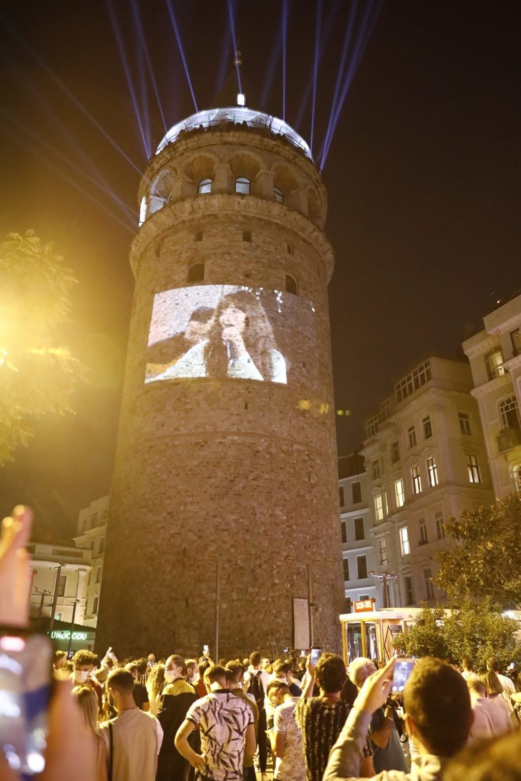 Galata Kulesi muhteşem bir şovla yeniden açıldı 2