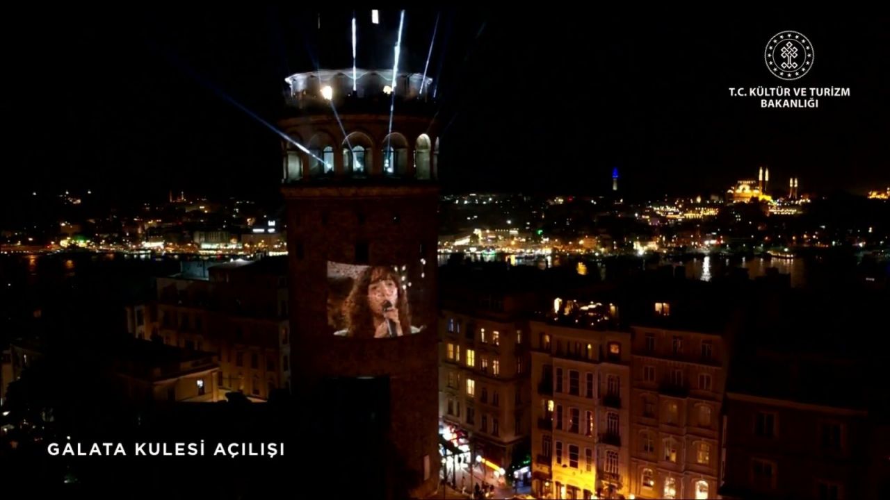 Galata Kulesi muhteşem bir şovla yeniden açıldı 5