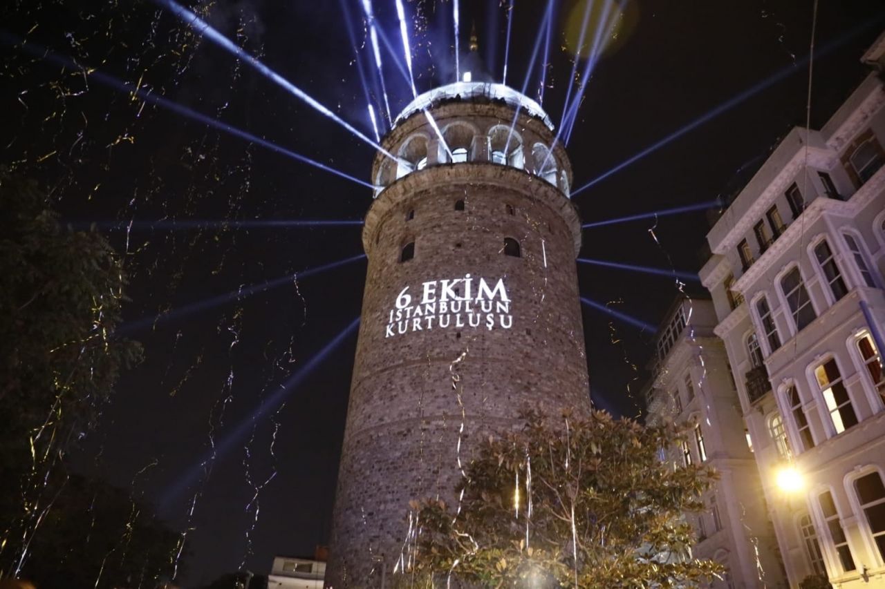 Galata Kulesi muhteşem bir şovla yeniden açıldı 22