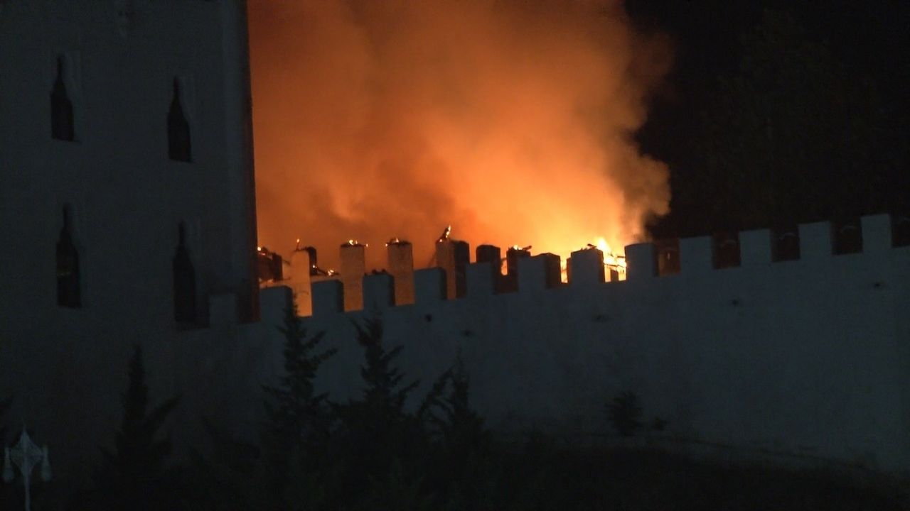 Estergon Kalesi alevlere teslim oldu 5