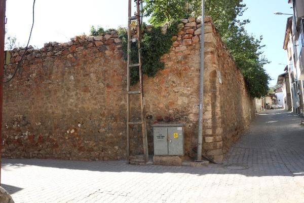 Osmanlı döneminden kalan tarihi han satışta 2