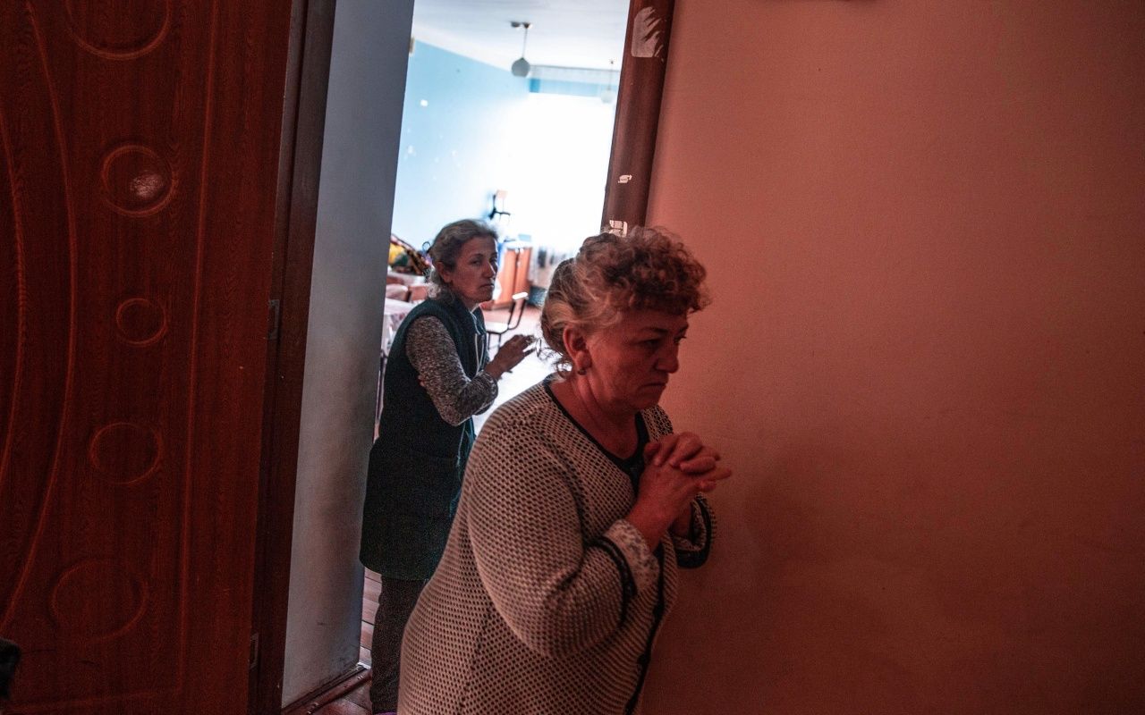 Azerbaycanlılar okullara sığınıyor 3
