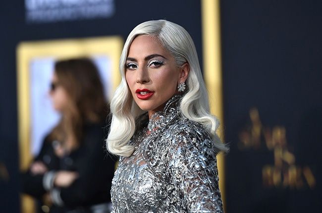 Lady Gaga’dan kendi markası için 'üstsüz' tanıtım! 8