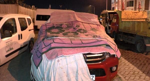 İstanbul'da vatandaşlardan 'dolu' önlemi 1