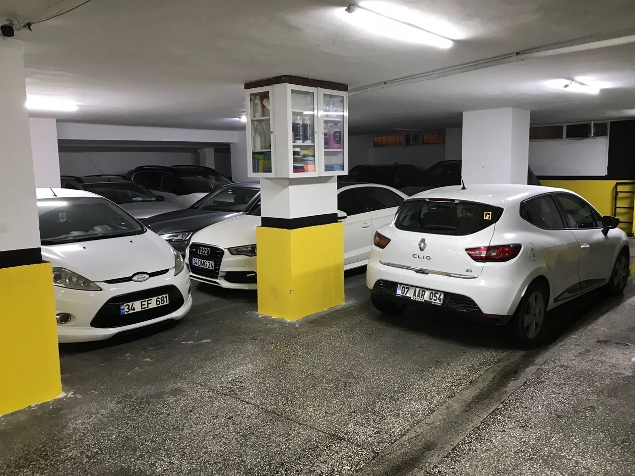 İstanbul'da vatandaşlardan 'dolu' önlemi 9