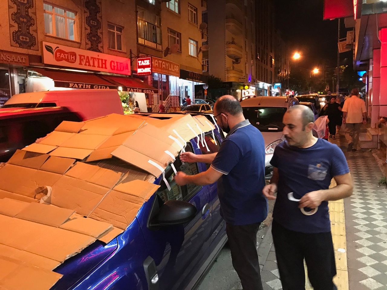 İstanbul'da vatandaşlardan 'dolu' önlemi 5
