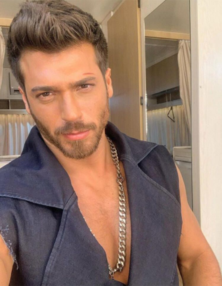 Can Yaman gazetecilerden kaçarken kulüpte uyuyakaldı! 3