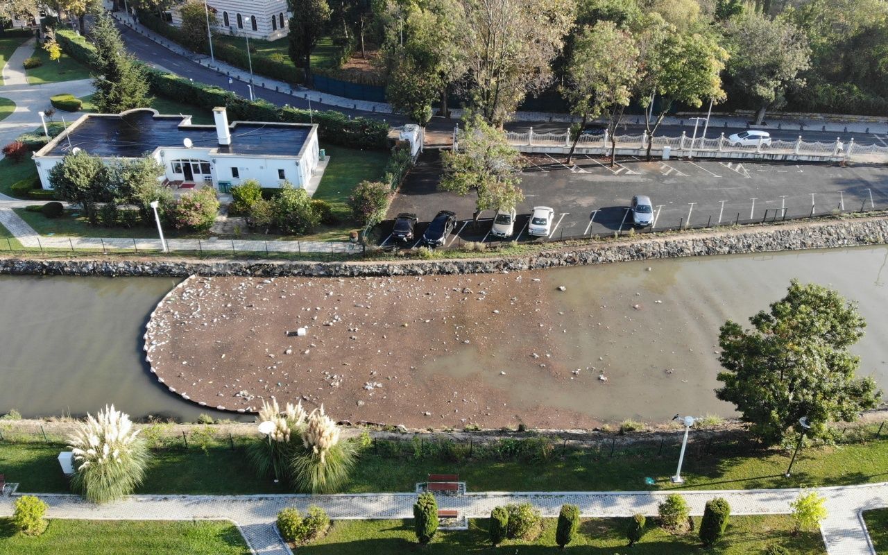 İstanbul'da yağmur sonrası çöp adası 4