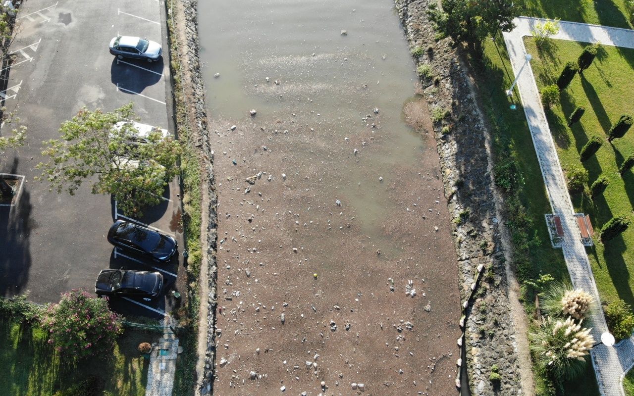 İstanbul'da yağmur sonrası çöp adası 6