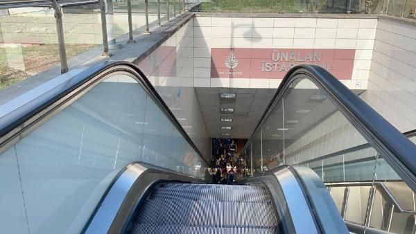 Metro raylarına atlayan kişi ağır yaralandı 4