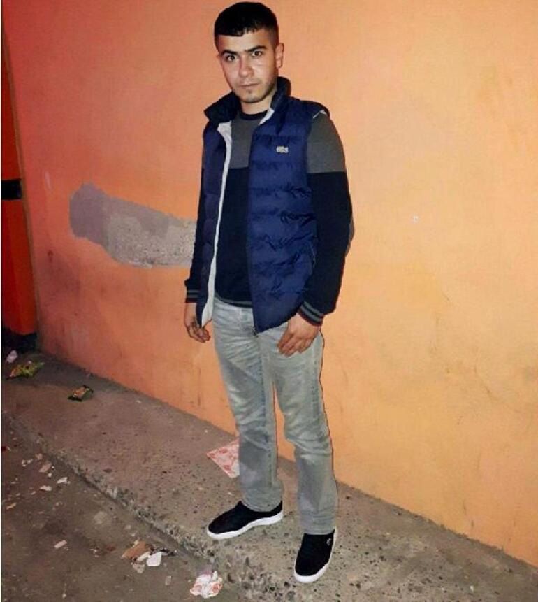 Arkadaşı canlı yayında küfür etti! Uyurken öldürdü... 2