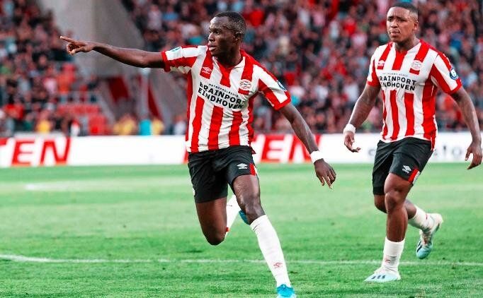 "Galatasaray yönetimi beceriksiz davrandı" 10