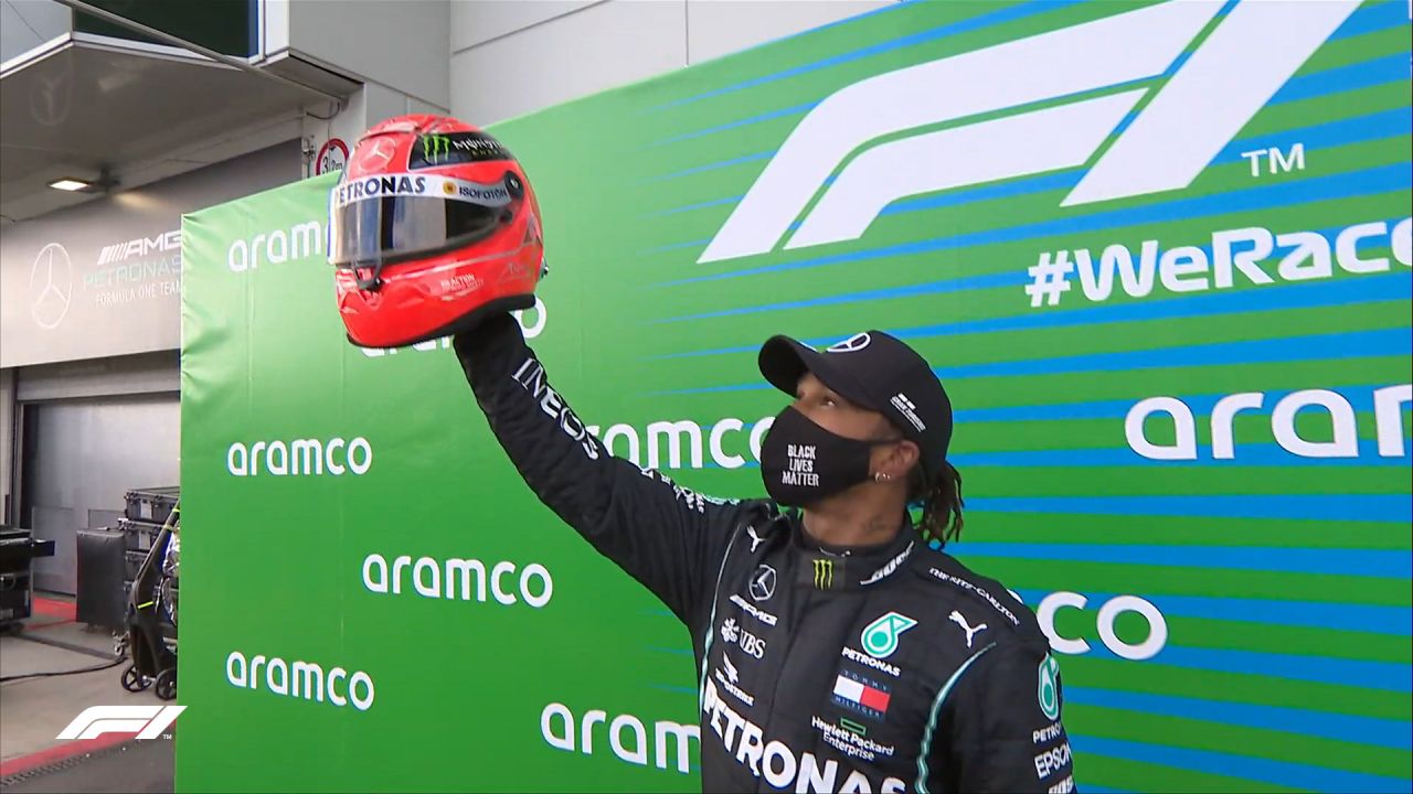 Lewis Hamilton, Michael Schumacher'i yakaladı 1