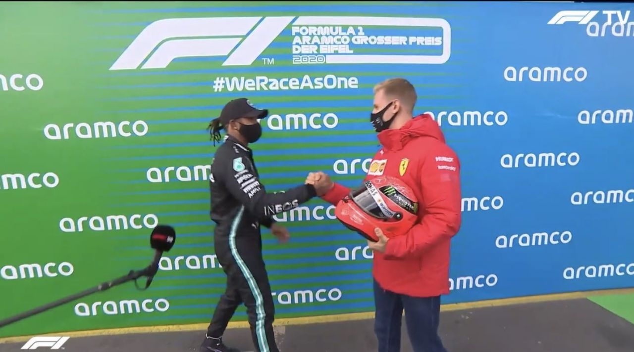 Lewis Hamilton, Michael Schumacher'i yakaladı 2