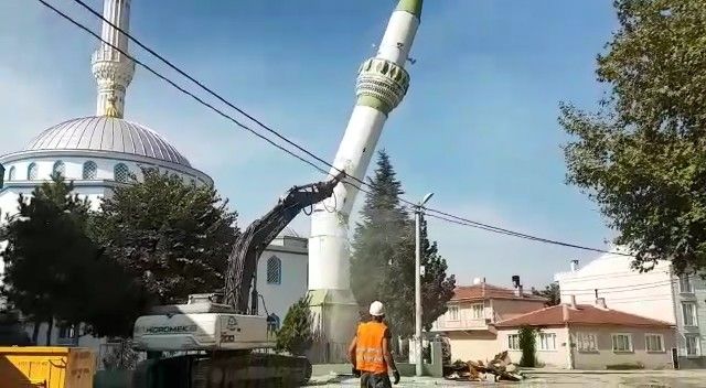 Minarenin yıkılışını böyle izlediler 2