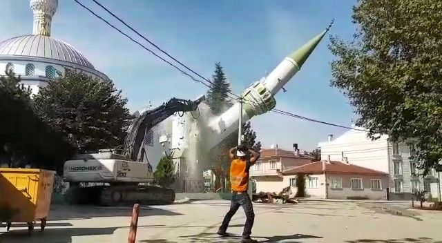 Minarenin yıkılışını böyle izlediler 3
