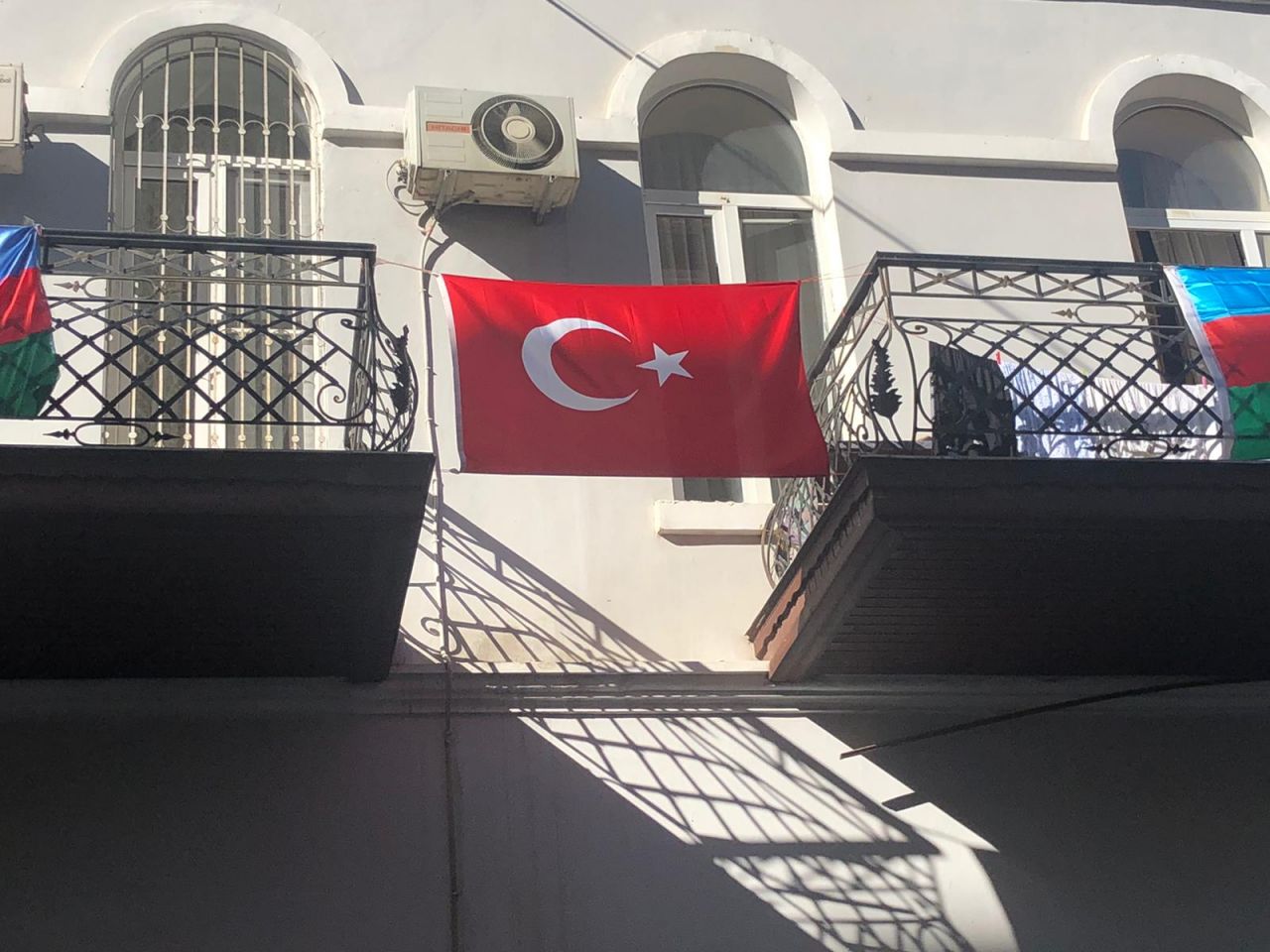 Azerbaycan halkı Türk bayrağı istiyor! 3