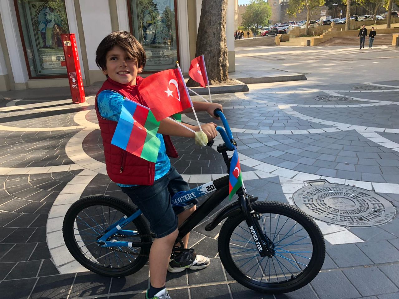 Azerbaycan halkı Türk bayrağı istiyor! 11