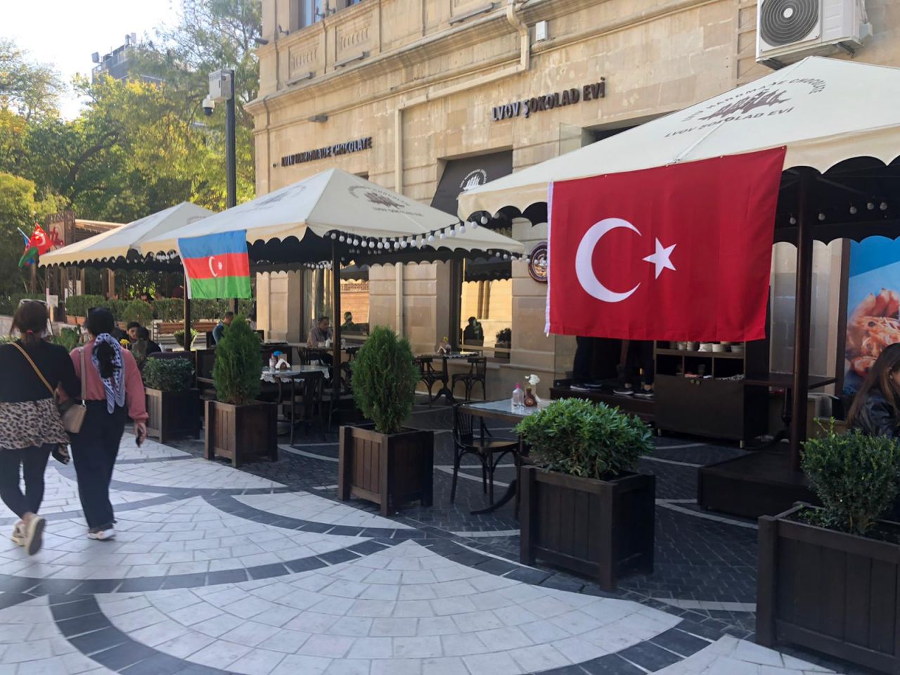 Azerbaycan halkı Türk bayrağı istiyor! 12
