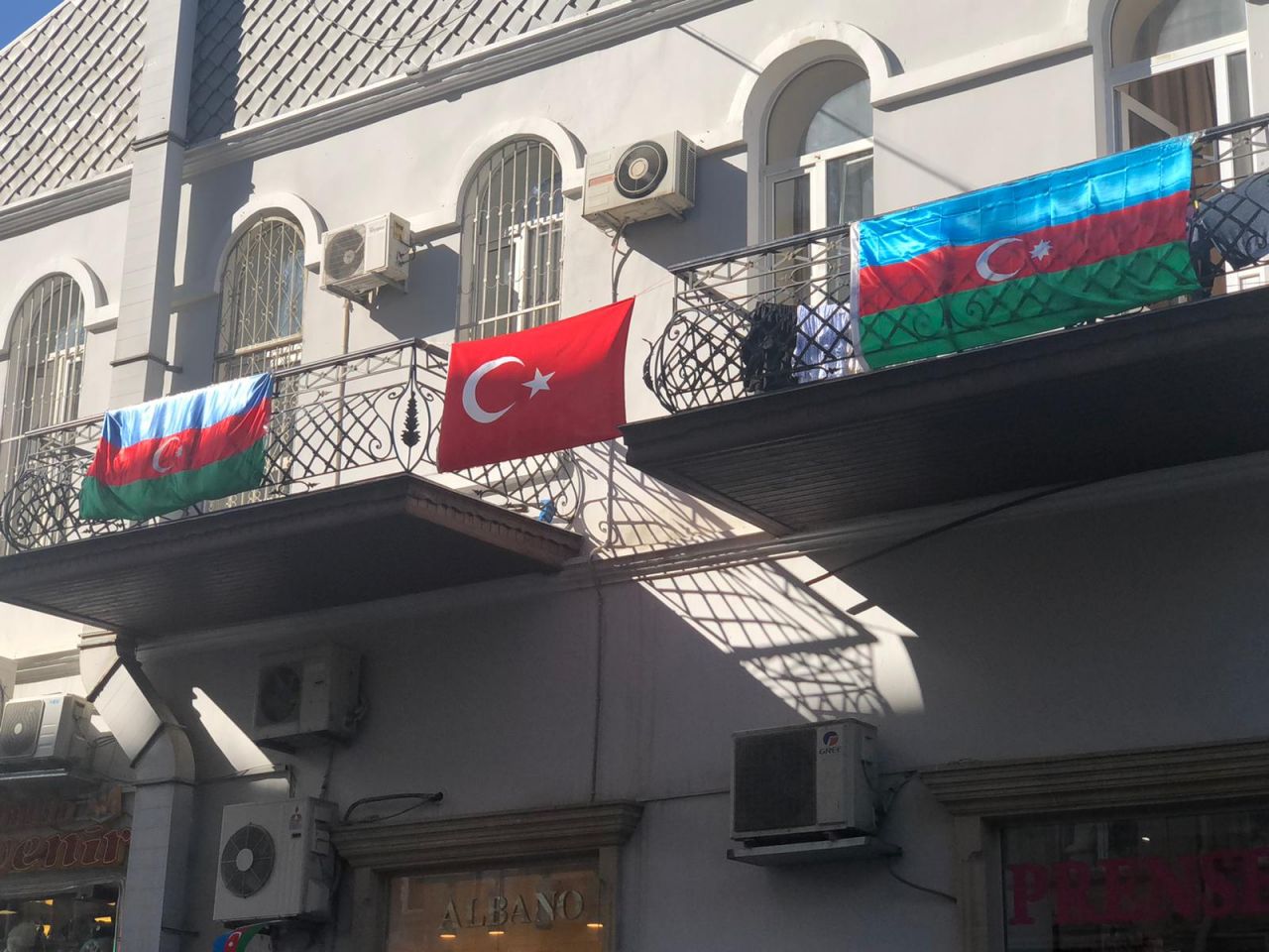 Azerbaycan halkı Türk bayrağı istiyor! 2
