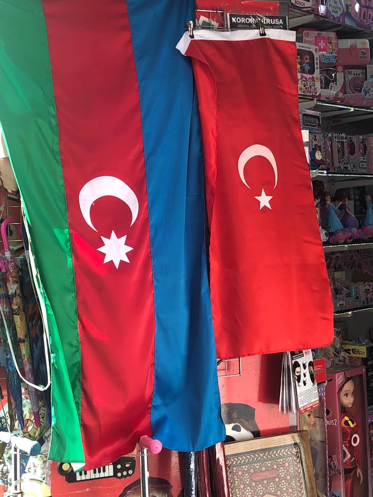 Azerbaycan halkı Türk bayrağı istiyor! 10