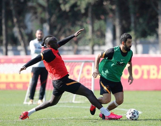 Belhanda'nın topuğu iyileşti, bugün idmana çıktı 1
