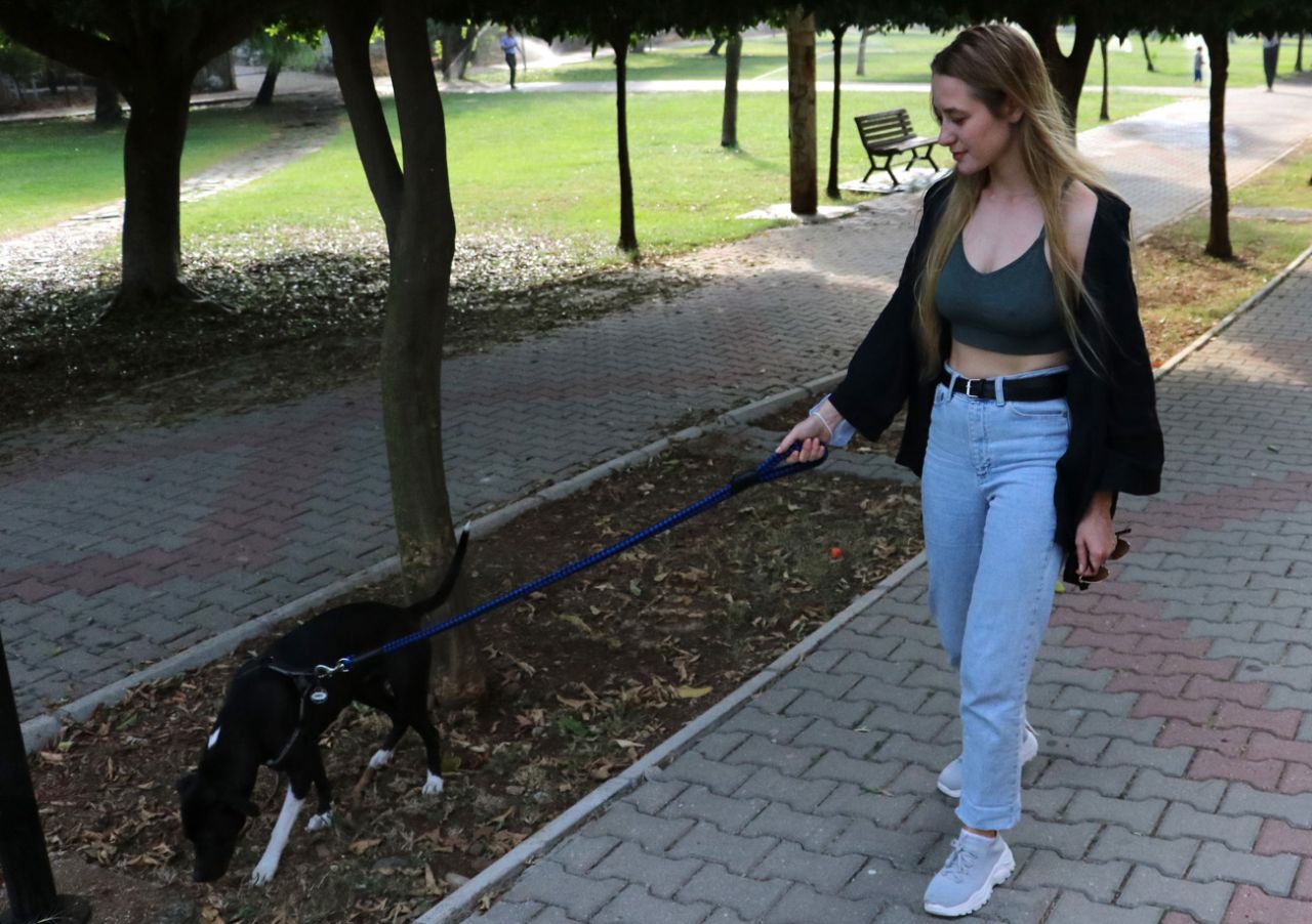 Darp edilen genç kızı kurtarmak isterken bıçaklandı! 7
