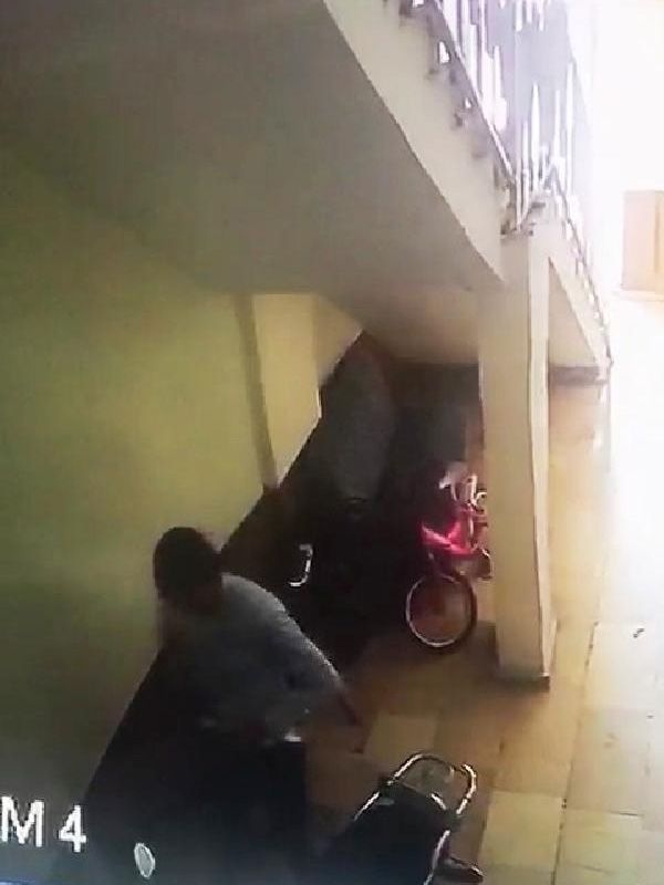 Apartmana tuvaletini yaptı! 3