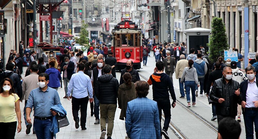 İngiliz proseför, maskesiz ve sosyal mesafesiz hayat için 2021 yazını işaret etti! 3