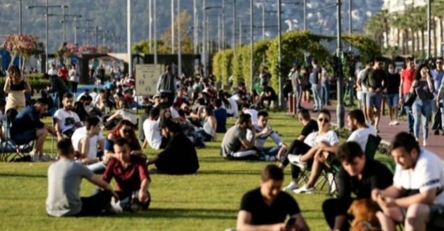 İngiliz proseför, maskesiz ve sosyal mesafesiz hayat için 2021 yazını işaret etti! 6