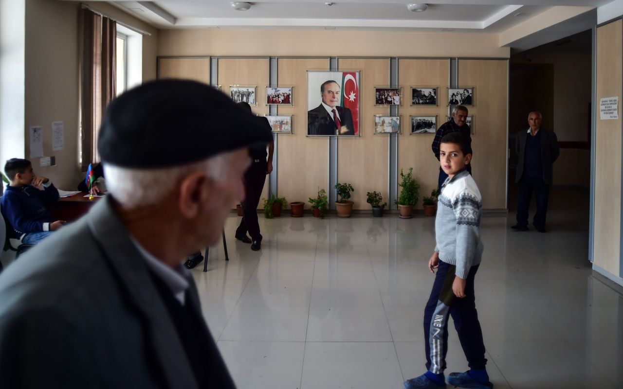 Genci yaşlısı herkes okullarda yaşıyor 13