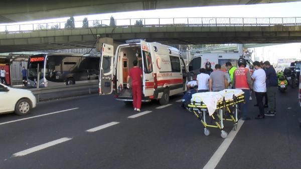 Edirnekapı'da üst geçitten D-100'e atlayan kişi öldü! 7