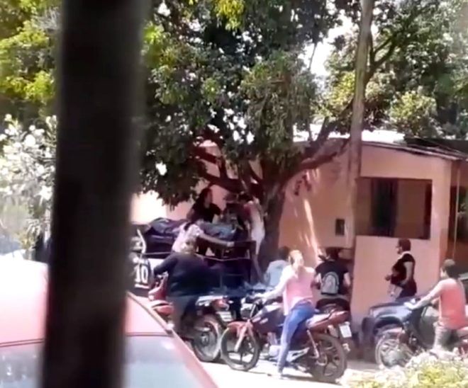 Koronadan ölen babalarını morgdan kaçırdılar 1