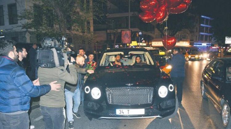 Arda Turan özel yapım oyuncağıyla Etiler'de 4
