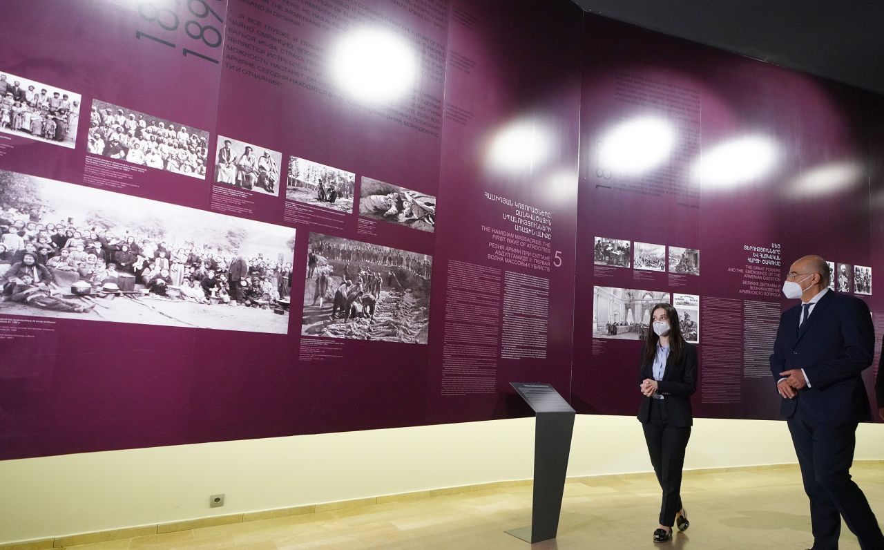 Dendias'tan Sözde soykırım anıtına ziyaret 1