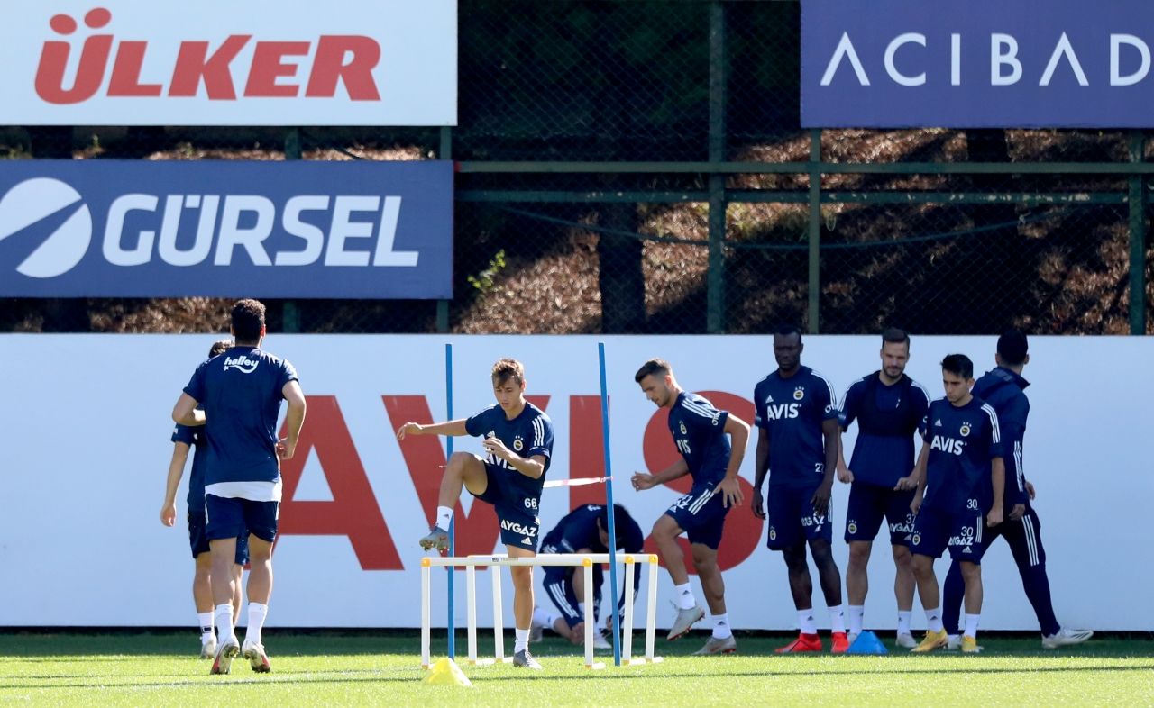 Volkan Demirel'den Samandıra'da futbolculara yakın markaj 2